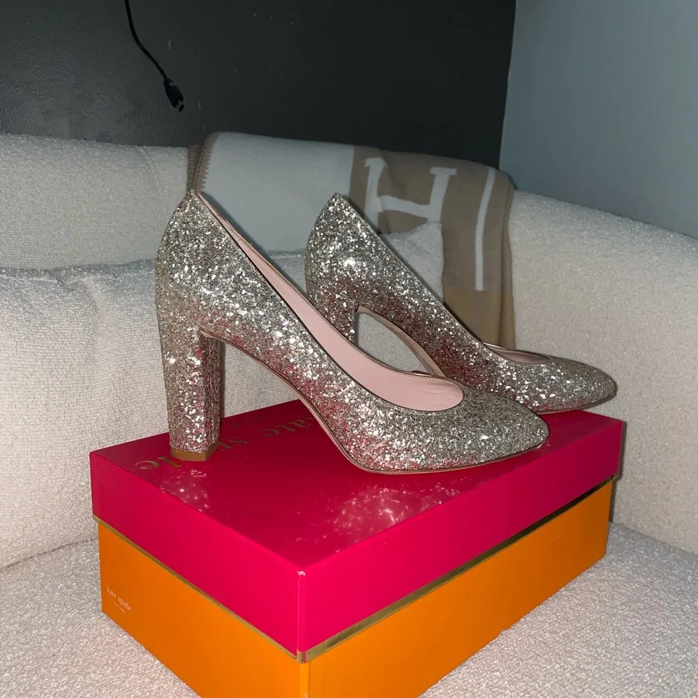 Kate‎ Spade Silver Glitter Sparkly Round Toe Chunky Heel Pump
